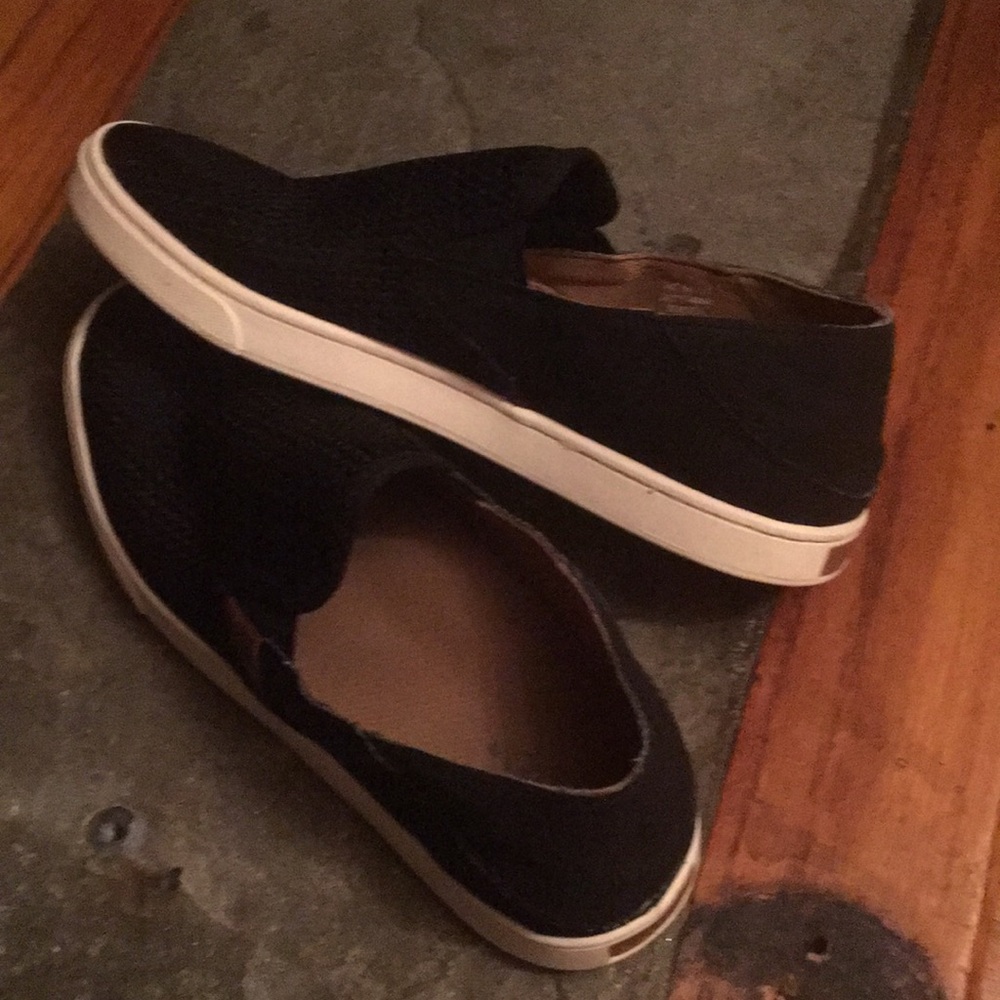 Olukai Woman’s US size 9 shoe